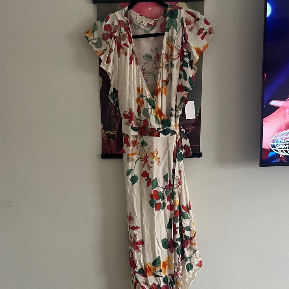 LOVESTITCH Floral Wrap Dress in (L) Large